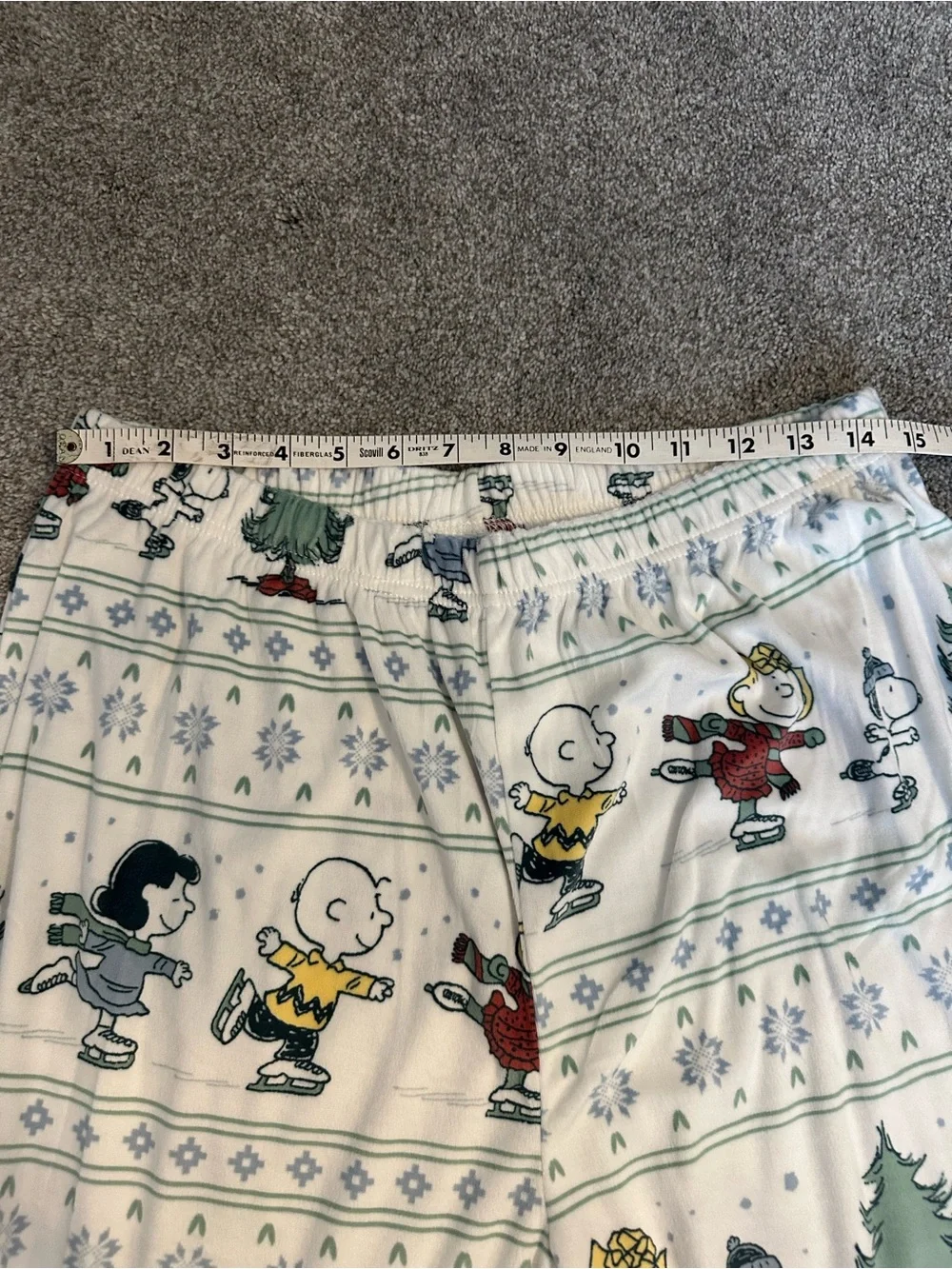 Peanuts women’s Pajama Set in White, Green & Red Size Medium NWT - Picture 7 of 8
